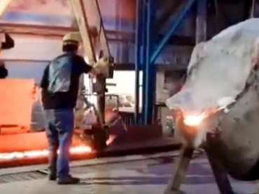 کمرے کے سامنے Multifunctional casting manipulator applicable to the casting industry